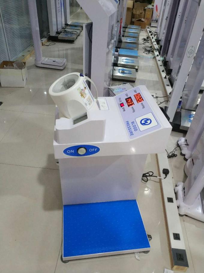 Máquina superior de fichas de la presión arterial de Digitaces con idiomas multi