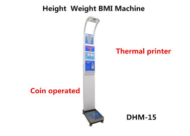DHM - 15 balanzas de fichas con la medida de la altura y el análisis de BMI