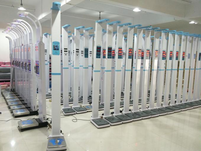 Estructura de la aleación de aluminio de la carga clasificada de la máquina 200kg de la escala de Digitaces BMI flexible moverse